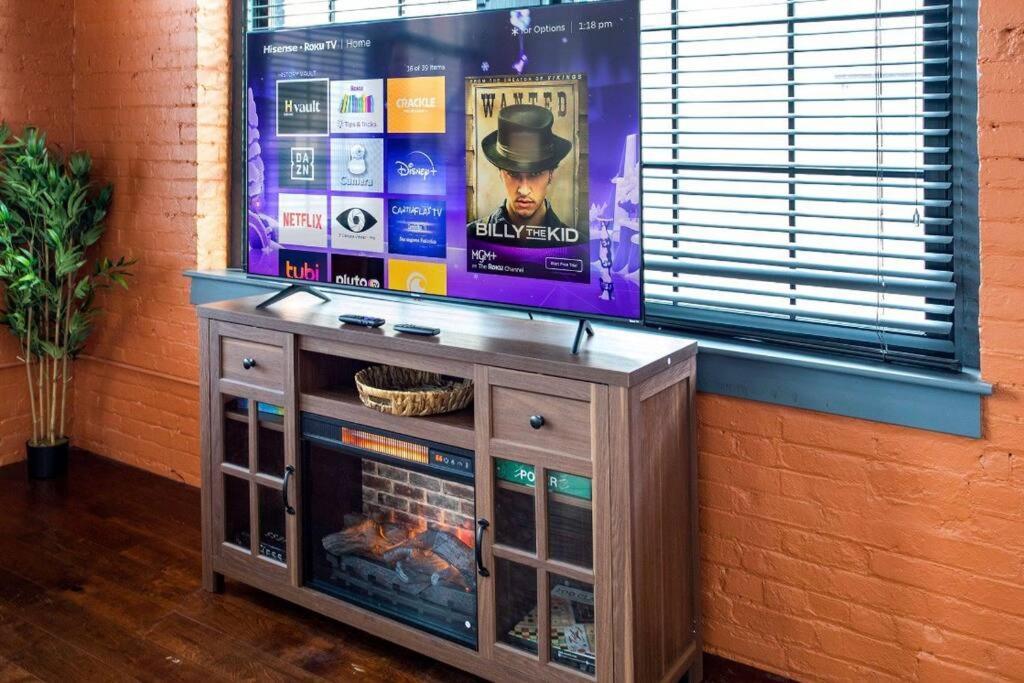 Centric Modern Loft W/ King Beds & Smart Gametable Villa Rochester Luaran gambar