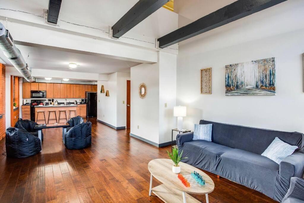 Centric Modern Loft W/ King Beds & Smart Gametable Villa Rochester Luaran gambar