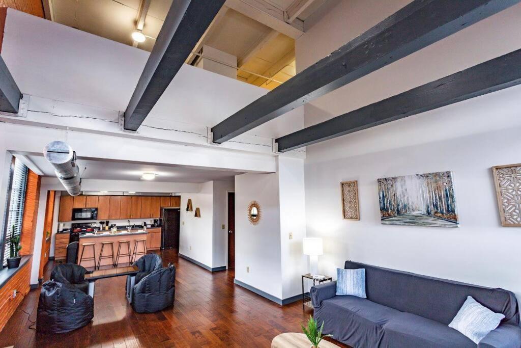 Centric Modern Loft W/ King Beds & Smart Gametable Villa Rochester Luaran gambar